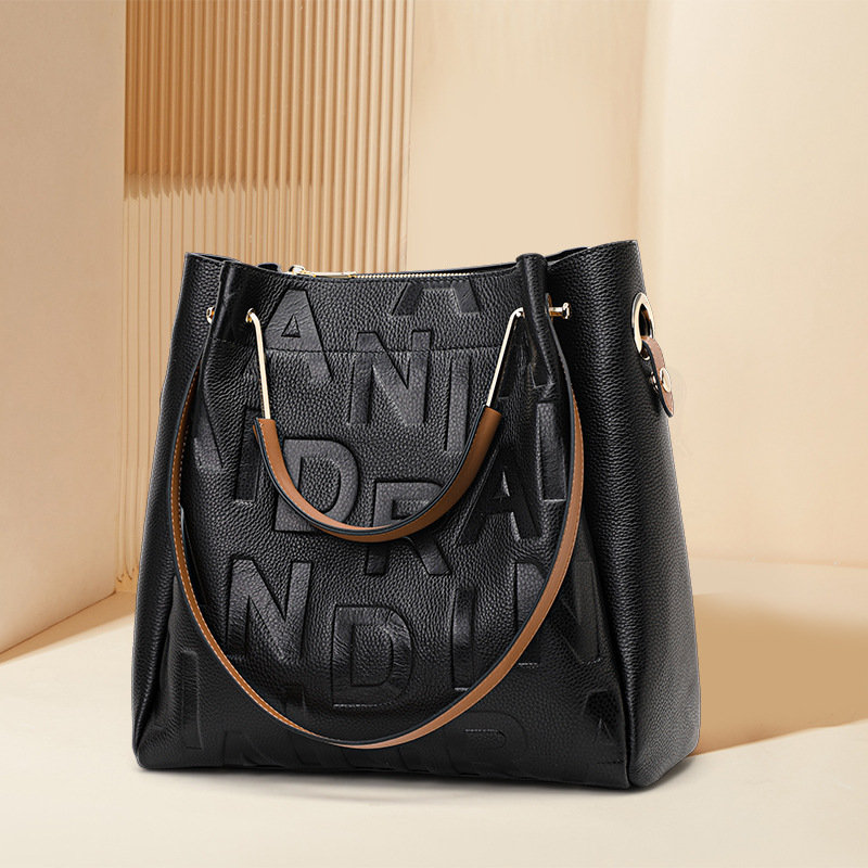 Bolsa de Ombro Feminina de Lux - Luxury Bags Quiet avaliação e preço