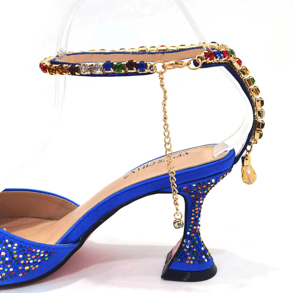 Sapatos pontiagudos e conjunto - Luxury Bags Blue avaliação e preço